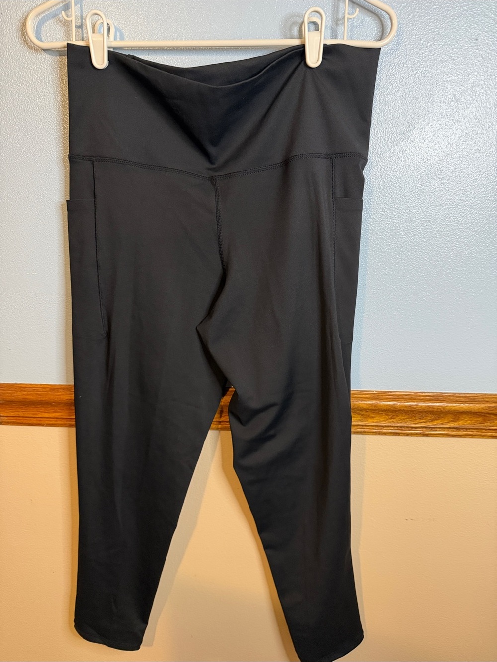 Buc-ee’s Black Leopard Trim Active Leggings XL NWOT)